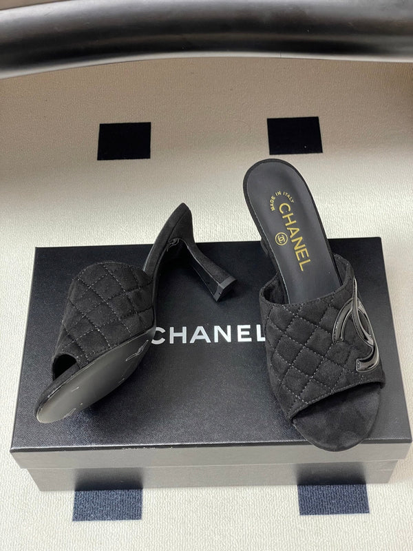 CC 26A Logo Quilted Heeled Sandals 8cm Black Suede 834706