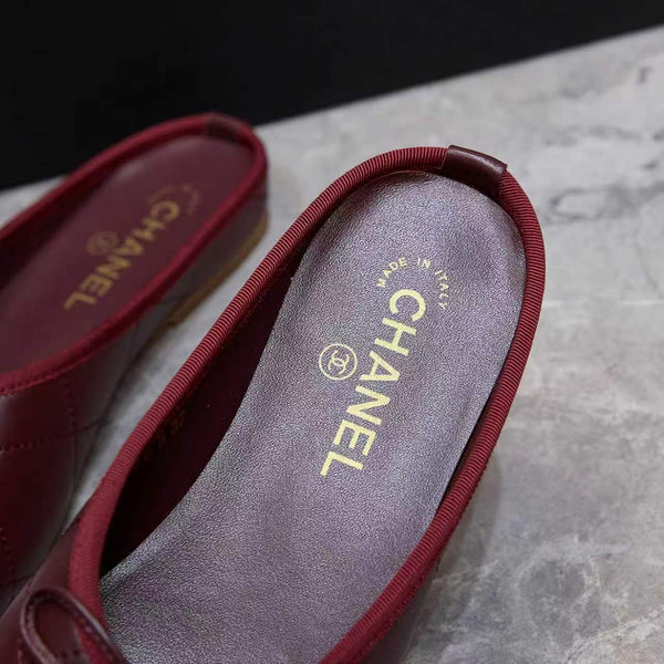 CC Coco Beach 26SS Flat Mules Burgundy Quilted Lambskin Blue Logo 840267