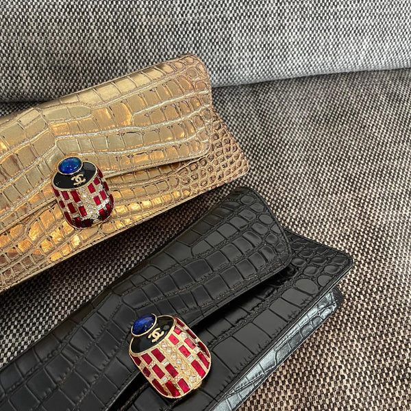 CC 19A Scarab Clasp Clutch Crocodile 30cm Embossed Cowhide