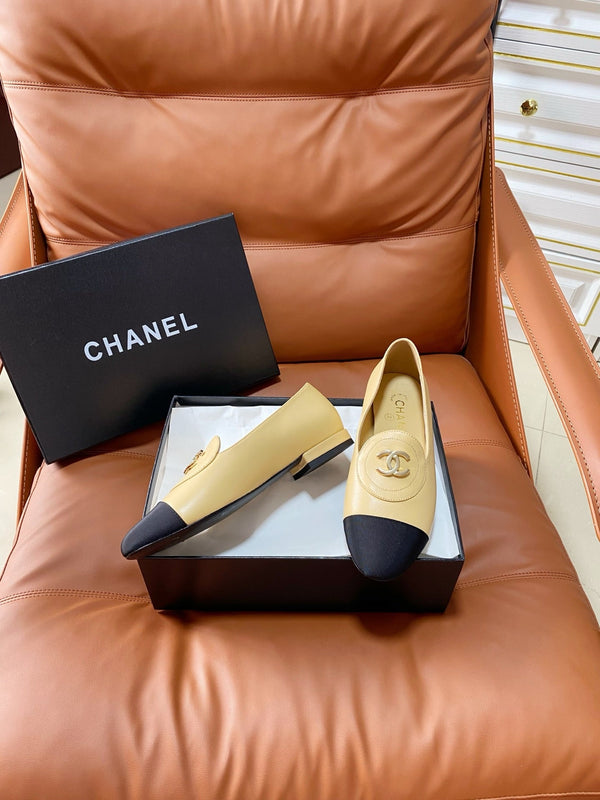 CC 26P Double C Loafers Beige Black Lambskin & Grosgrain 857975