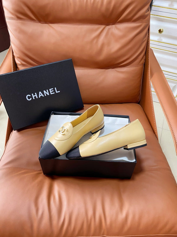 CC 26P Double C Loafers Beige Black Lambskin & Grosgrain 857975
