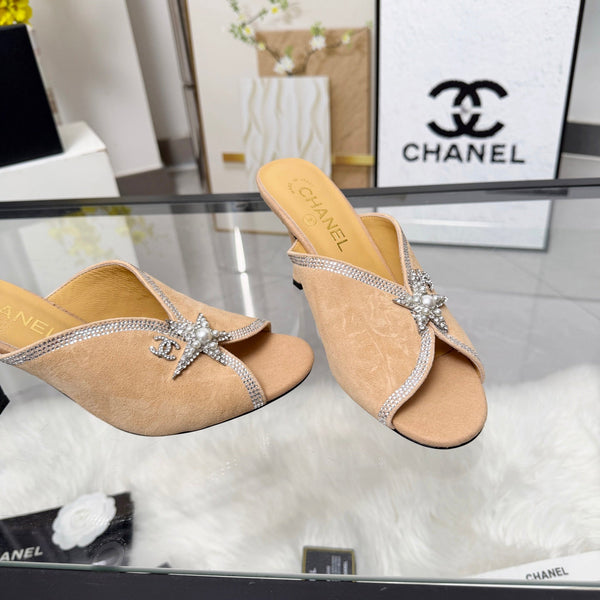 CC Star Brooch Mules Beige Cashmere Leather 872822