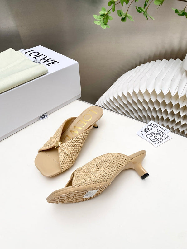 Loew Pebble Soft Sandals Beige Lambskin Leather 881366