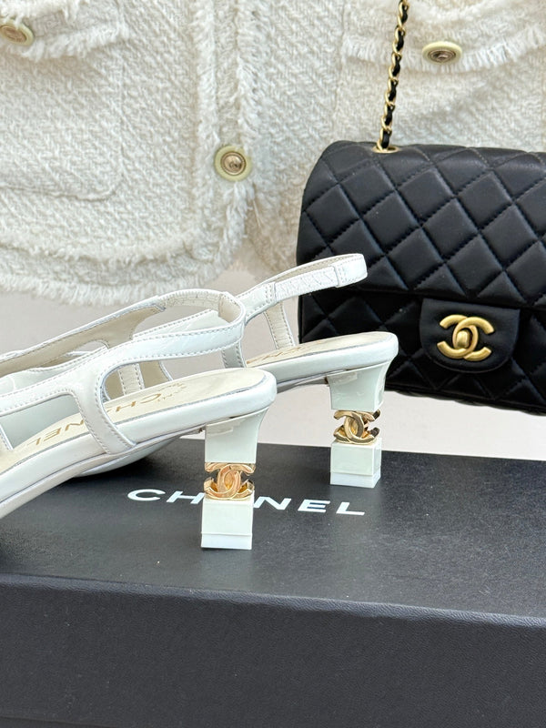 CC 26A Pointed Toe Slingback Pumps White Patent Cowhide 904668