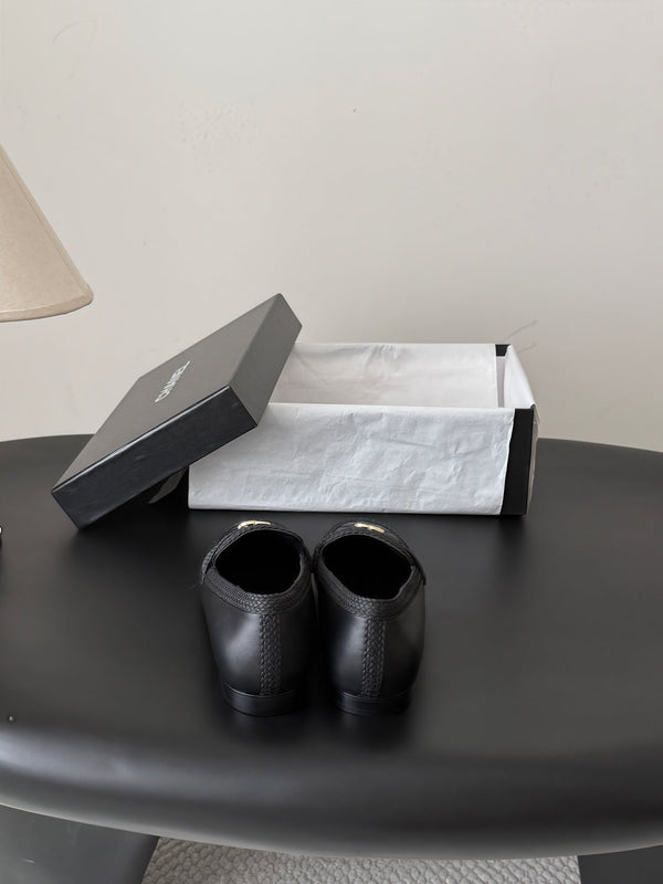 CC Quilted Logo Loafers Black Leather 914186