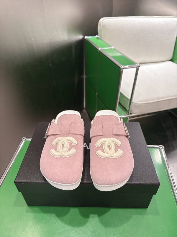 CC Slip-On Mules Crystal Buckle Pink Suede 960363