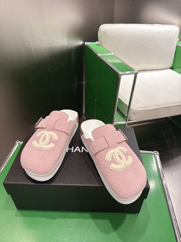 CC Slip-On Mules Crystal Buckle Pink Suede 960363