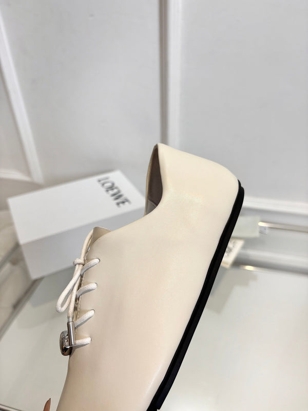 LW Pebble Lace-Up Shoes White Nappa Sheepskin 984750