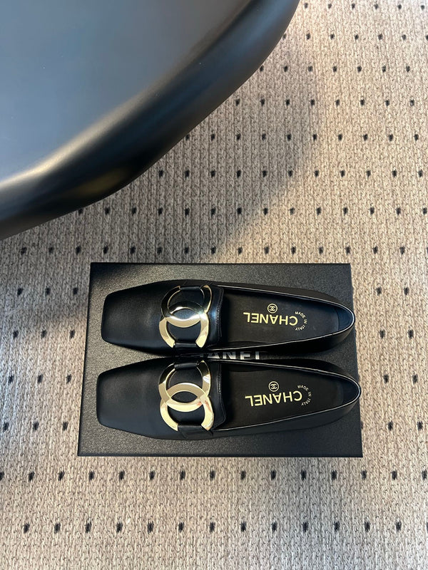 CC Logo Loafers Black Leather 984402