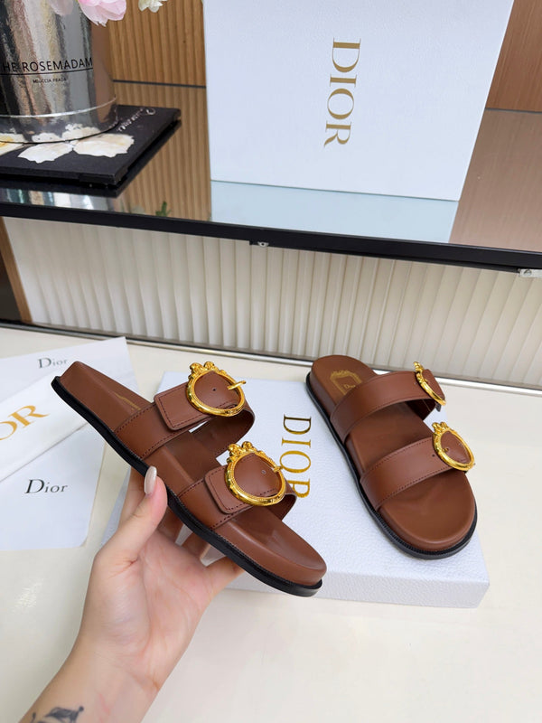 CD Médaillon Buckle Slide Brown Leather 987052