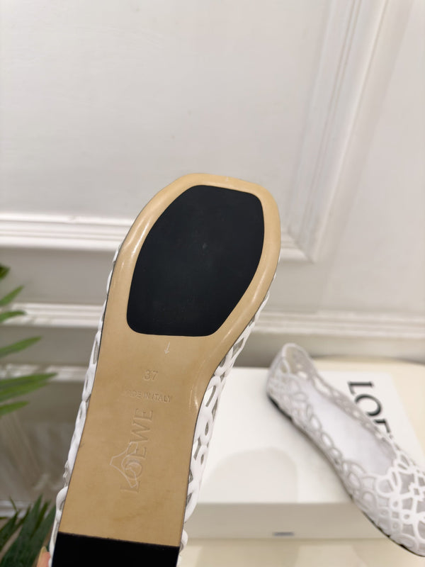 LW Petal Anagram Ballet Flats Pale White Leather 111593