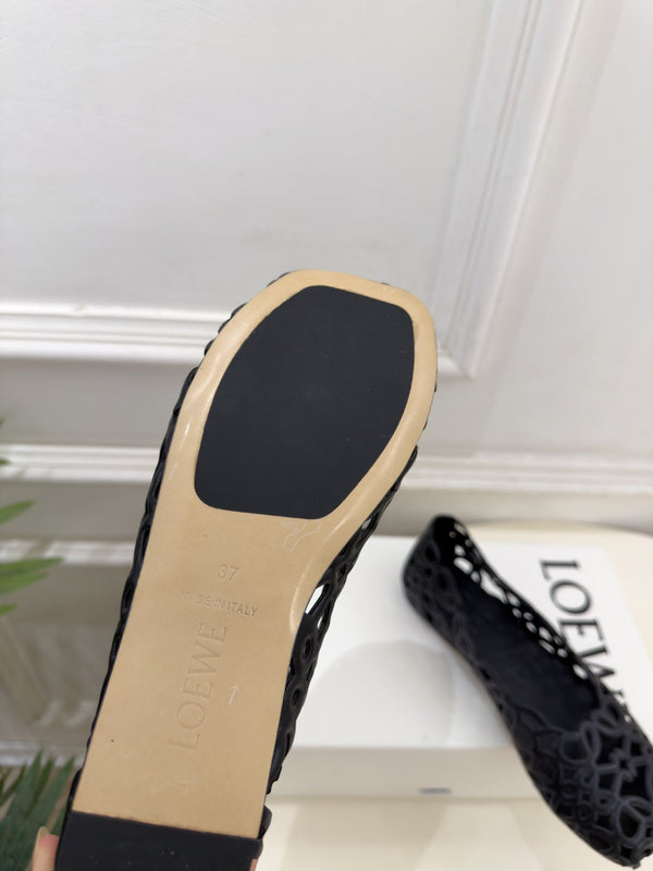 LW Petal Anagram Ballet Flats Pale Black Leather 111592