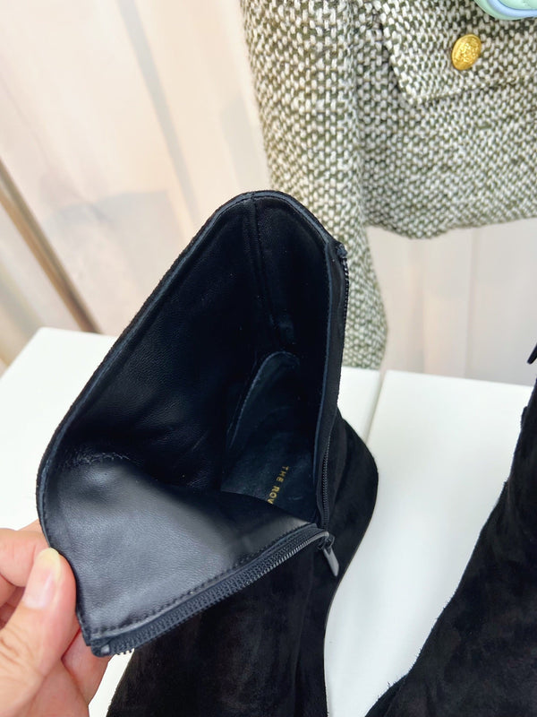 TR 26S Platform Ankle Boots 4cm Side Zip Black Suede 140945