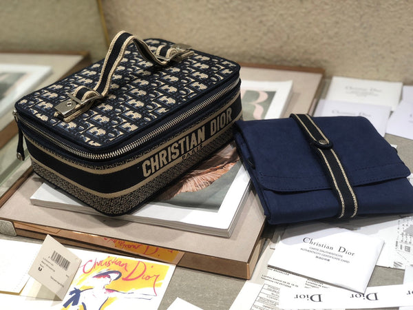 SMALL 24 VANITY CASE IN BLACK MONOGRAM OBLIQUE JACQUARD