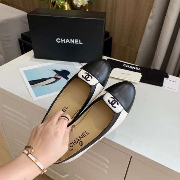 CC FW26 Ballet Flat White Black Patent Leather 868040