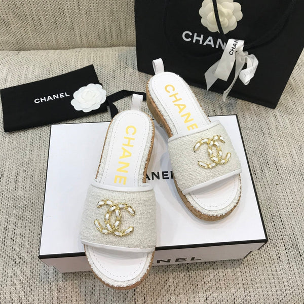 CC 26s Wooden Slippers White Tweed Lambskin 916900