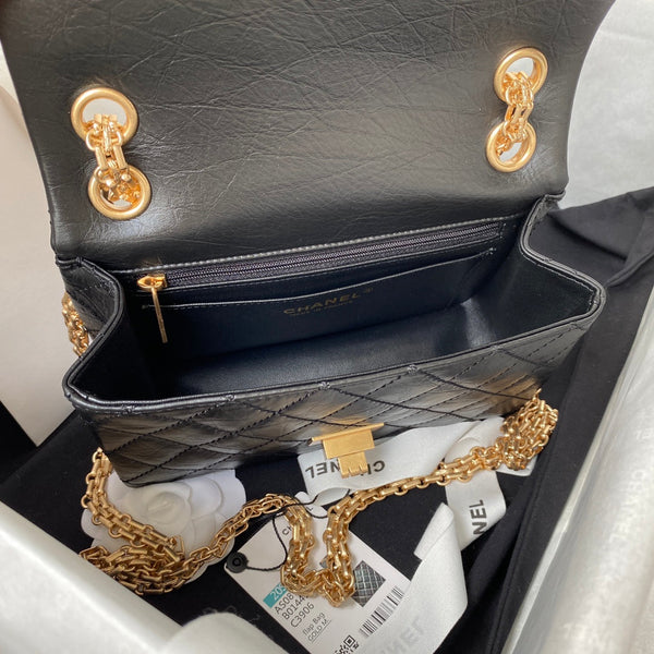 FLAP BAG 20 IN BLACK CALFSKIN GOLD CHAIN