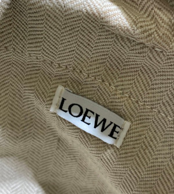 LOE 18 ANAGRAM BASKET BAG IN BLACK AND NATURAL RAFFIA