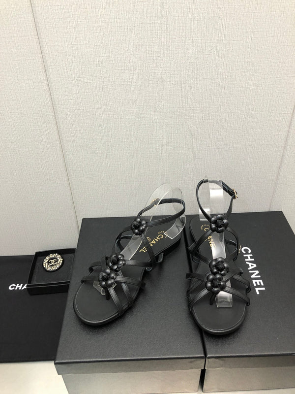 FLORAL FLAT SANDAL IN BLACK LAMBSKIN