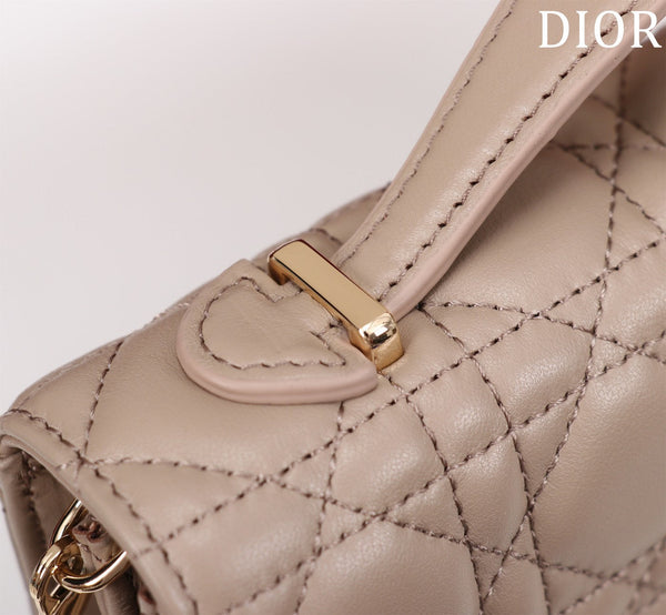 my cd mini 21 sand lambskin