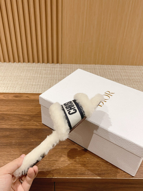 CD Dway Slide White Black Fleece Lining And Canvas Fabric