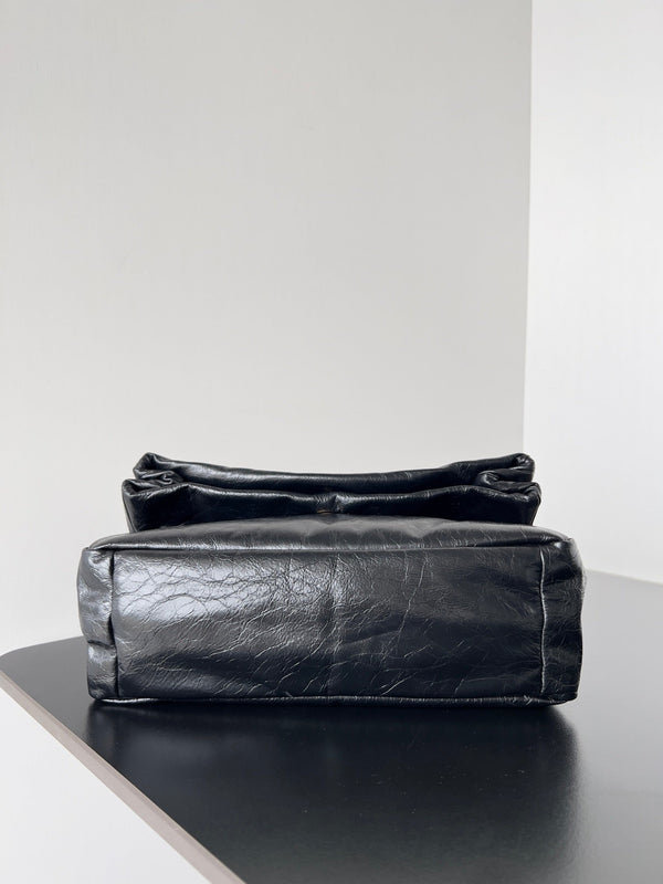 MONACO SMALL BAG 28 IN BLACK ARENA CALFSKIN GOLD HARDWARE