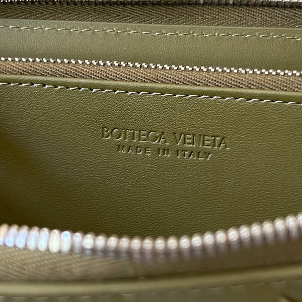 INTRECCIATO 19 WALLET IN OLIVE GREEN CALFSKIN