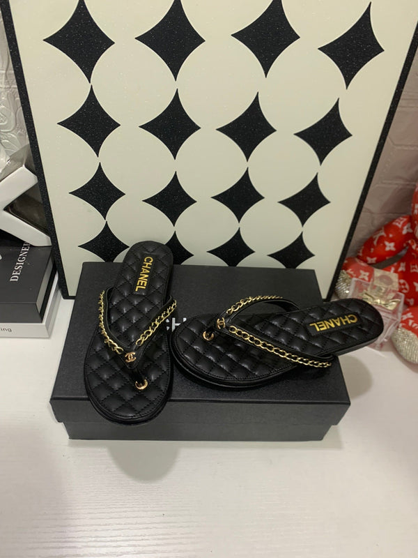 CC 26s Thong With Chain Black Sheepskin 684868
