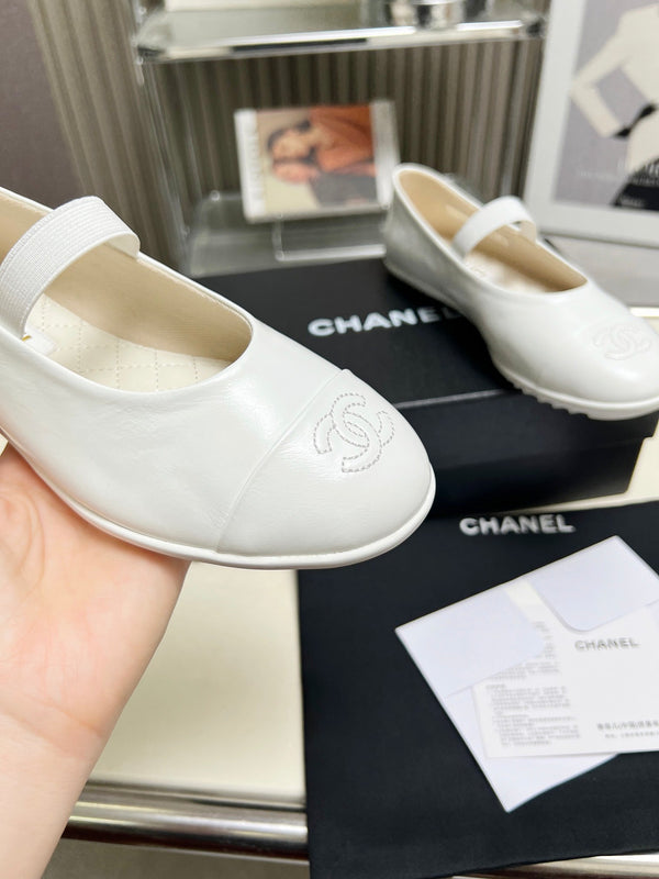 CC 26s Ballet Flat White Glossy Sheepskin 684825