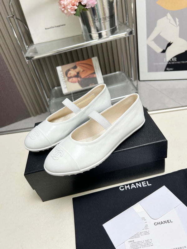 CC 26s Ballet Flat White Glossy Sheepskin 684825