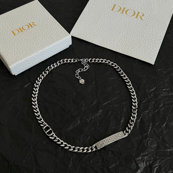 CD 26S Butterfly Pearl Drop Bracelet In Gold Tone Metal 629939