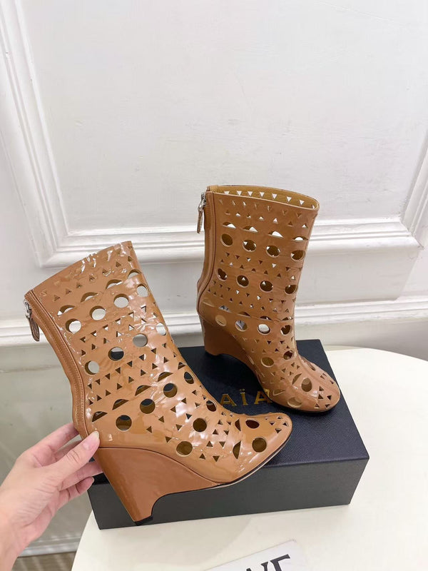 Alaïa Vienne Low-Cut Wedge Boots 90mm Brown Suede Perforated