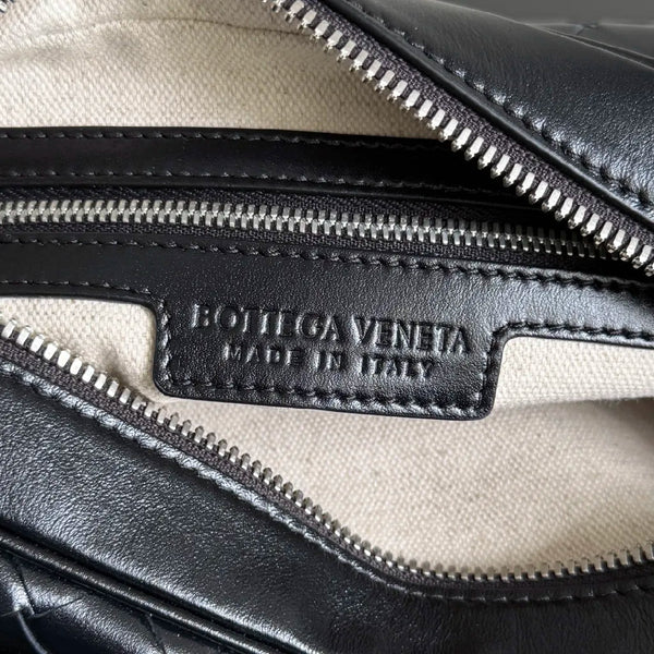 BV 25 Small Intrecciato Camera Bag 24.5cm Black Cowhide HW