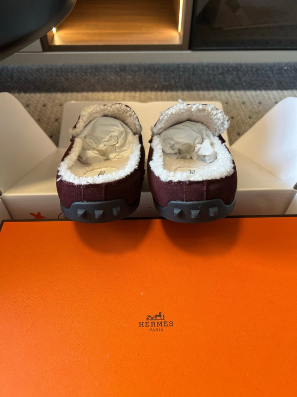 HM 26S Destin Mules Burgundy Suede