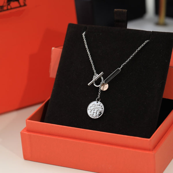 HM ROUND CARD SILVER PINK GOLD DROP NECKLACE