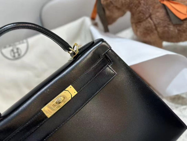 HM KELLY 28CM BLACK BOXCALF GOLD HARDWARE