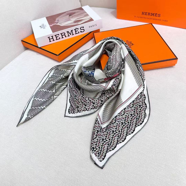 Square Scarf 90 CM In White Colorful Cashmere Silk 330351