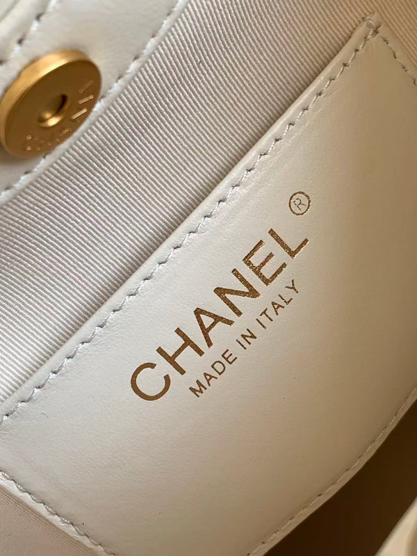 CC 26 Pouch Large 32cm White Tortoiseshell Lambskin