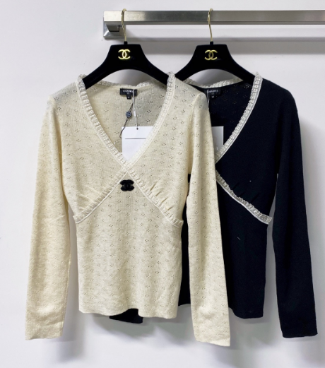 CC 2026 Lace-trimmed Knit V-neck Long-sleeved Top Wool 773815