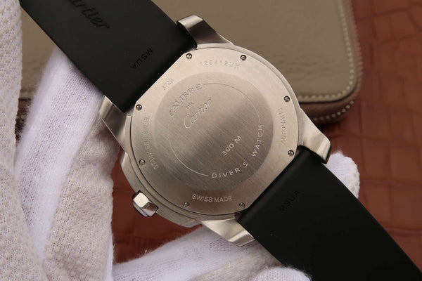 CALIBRE DIVER 42 AUTOMATIC STEEL CASE BLACK DIAL