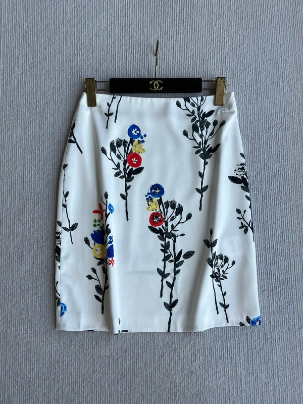 Chanel 26 Printed Shirt and Skirt White in Polyester