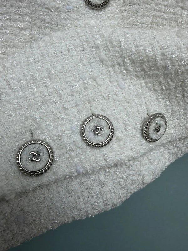 CC 2026 White Tweed Short Jacket with Pink Beads 425106