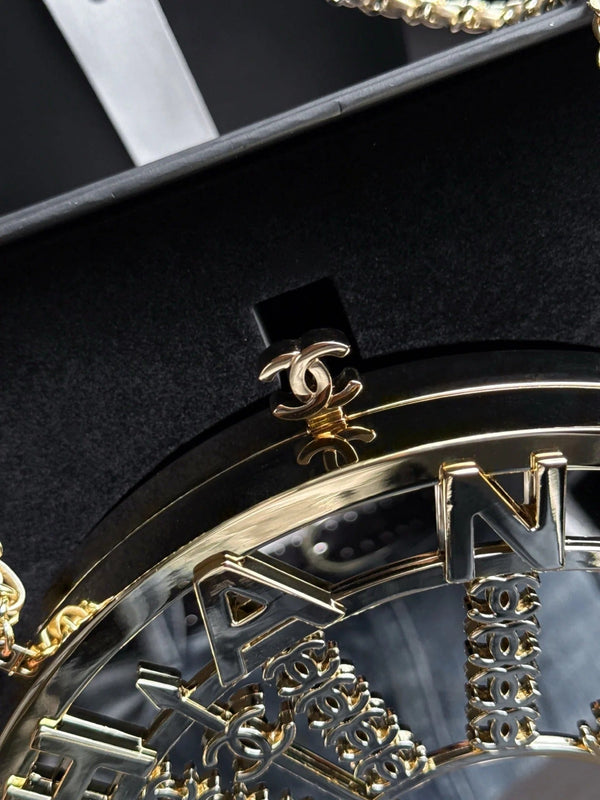 CC 26s Elevator Minaudiere Bga 21.5cm Gold Metal