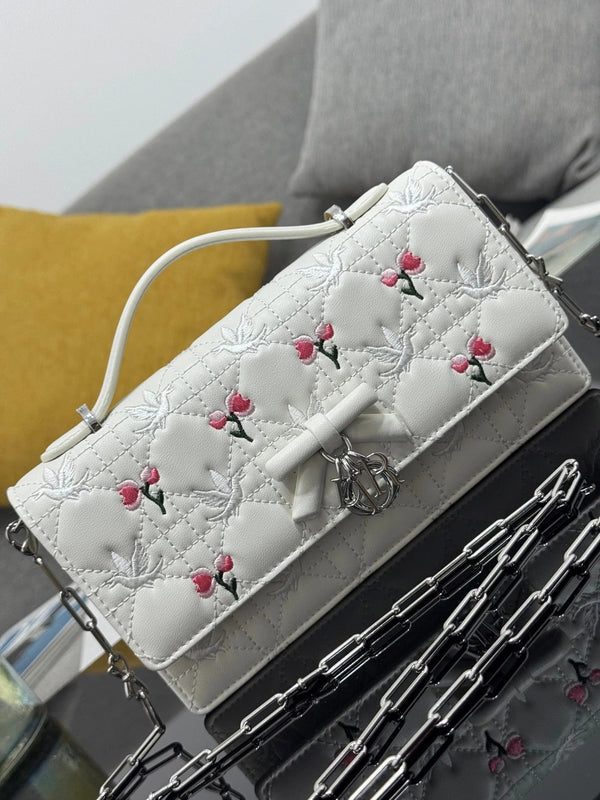 CD 2026 Dioramour My Dior Bag 21cm White Lambskin 158285