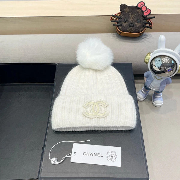 CC Knitted Hat With Pom-pom 437120