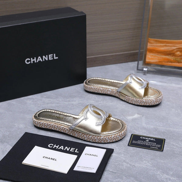 CC 2026 Slippers Gold Sheepskin 758399