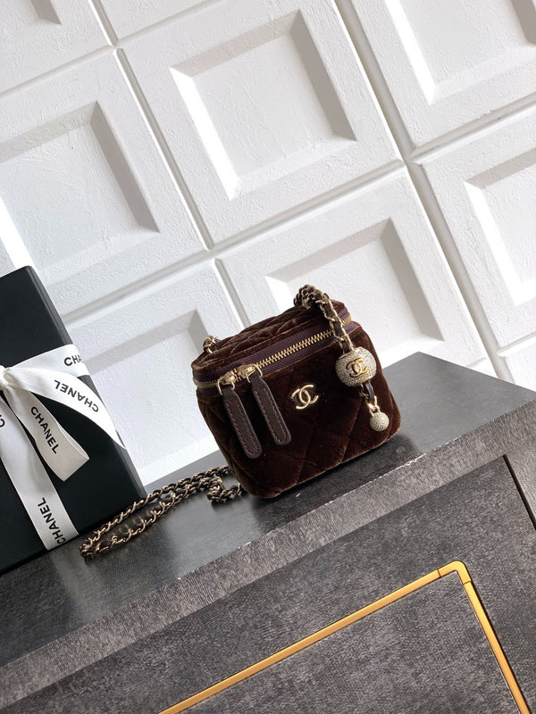 CC 2026 Vanity Case 11cm Velvet