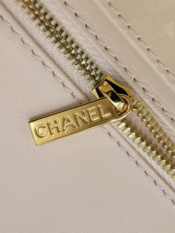 CC 26s Sparkling Sequined Bag 21cm Leather
