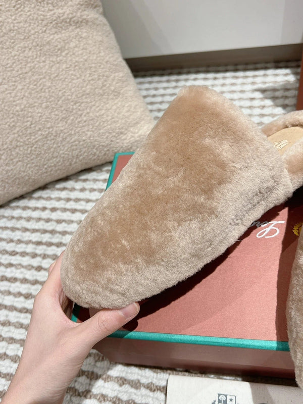 LP NATURAL WINTERCOZY WOOL ALMOND SLIPPERS