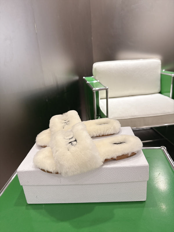 CD 26s Slippers Cream Fur 999419